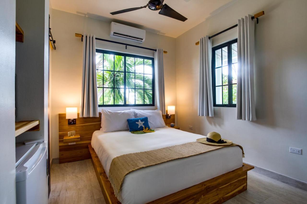 The Sea Glass Inn Placencia Exterior photo